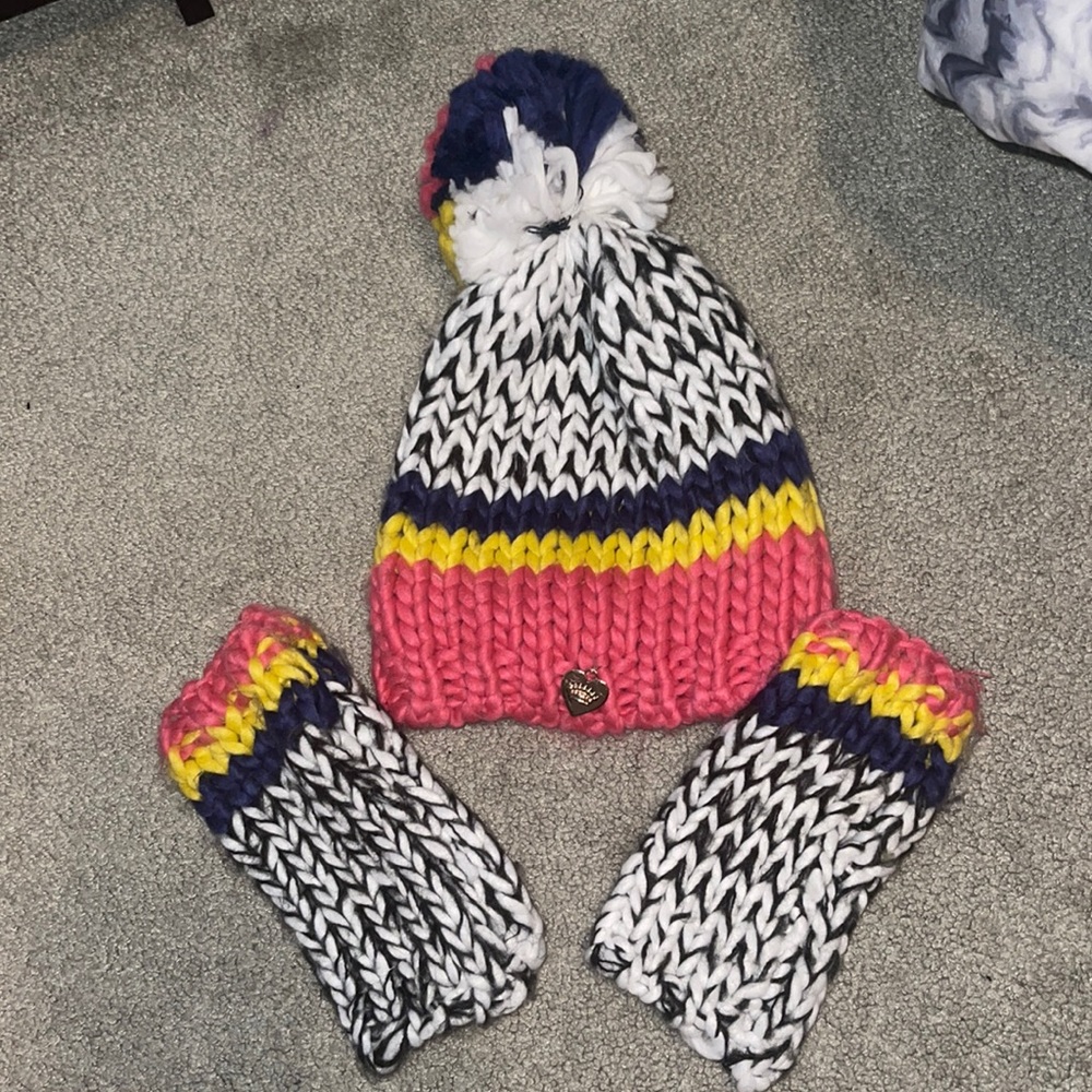 Juicy Couture Hat & Hand Warmers